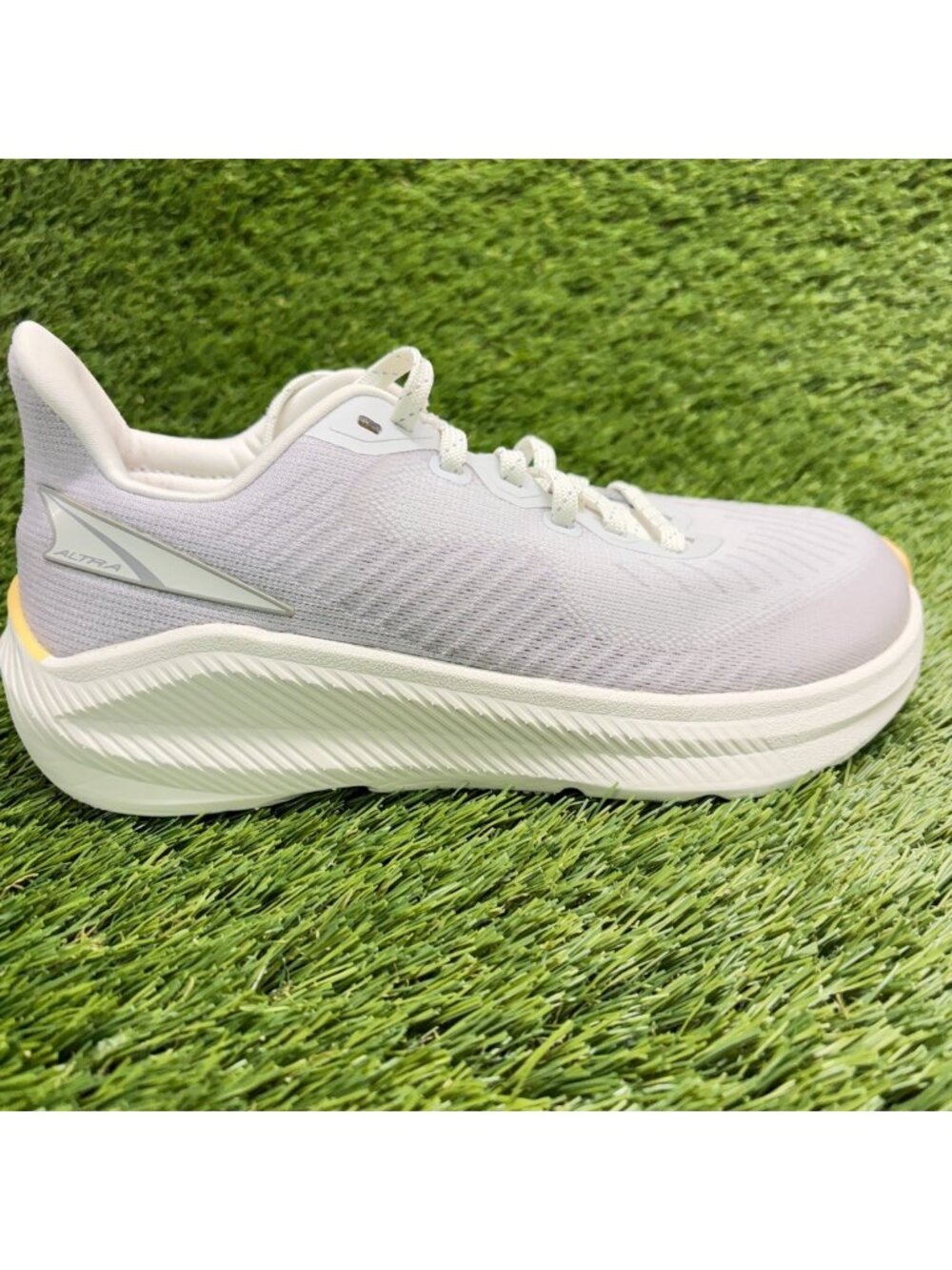 Altra Experience Form Womens Size 6.5 Gray White Athletic Running Shoes Sneakers